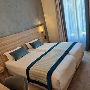 Champerret Elysees 3*, Paris France
